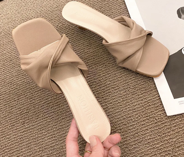 Classic Elegant Retro Sandals Single Tone