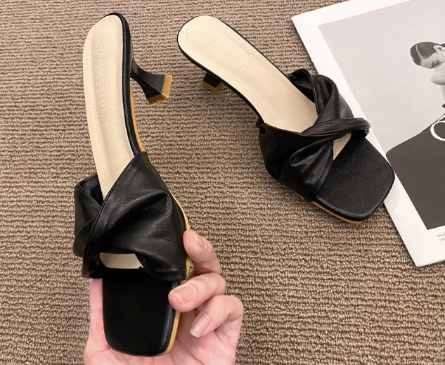 Classic Elegant Retro Sandals Single Tone