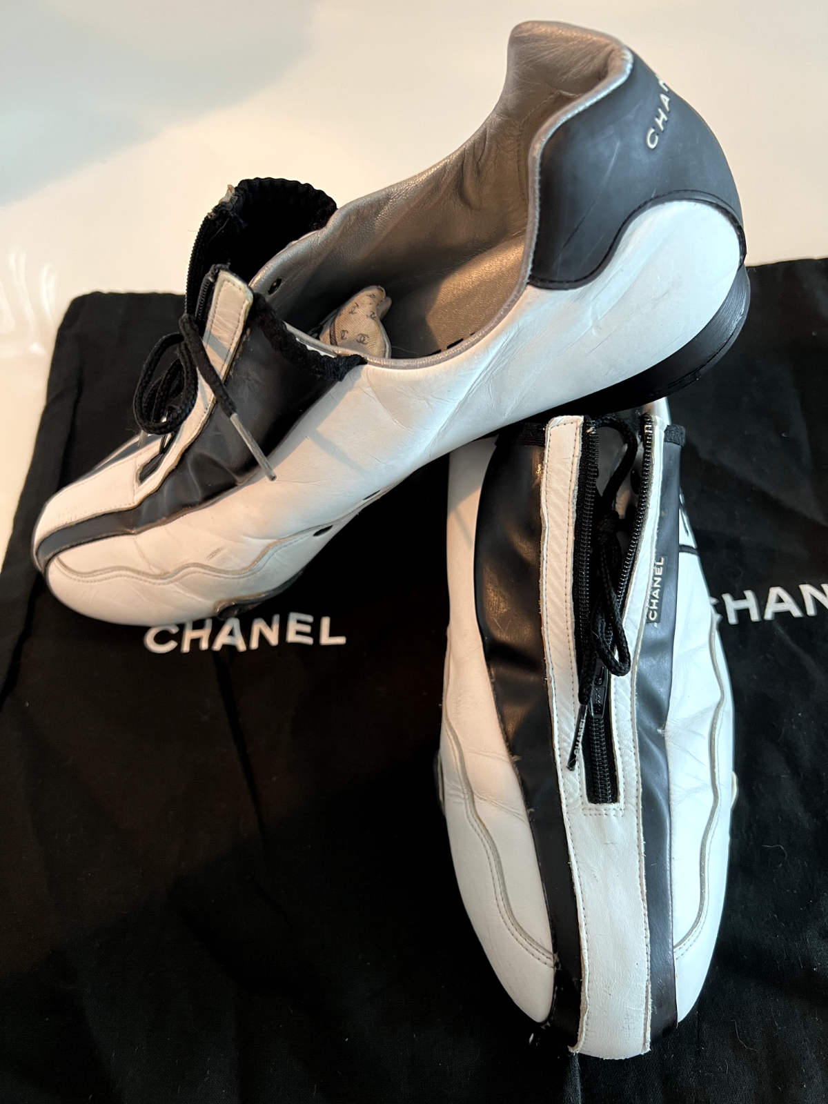 CHANEL WOMEN'S RARE Limited Edition sneakers driving shoes Black & White US 8.5