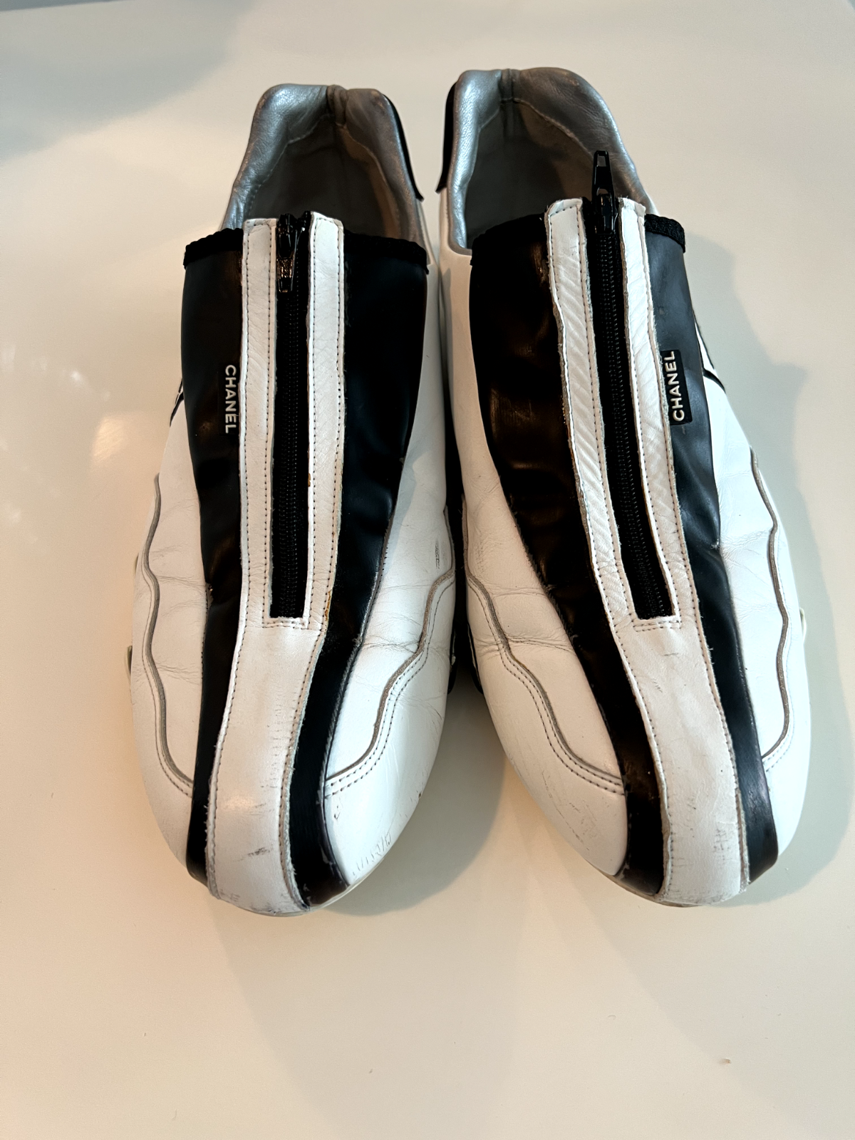 CHANEL WOMEN'S RARE Limited Edition sneakers driving shoes Black & White US 8.5