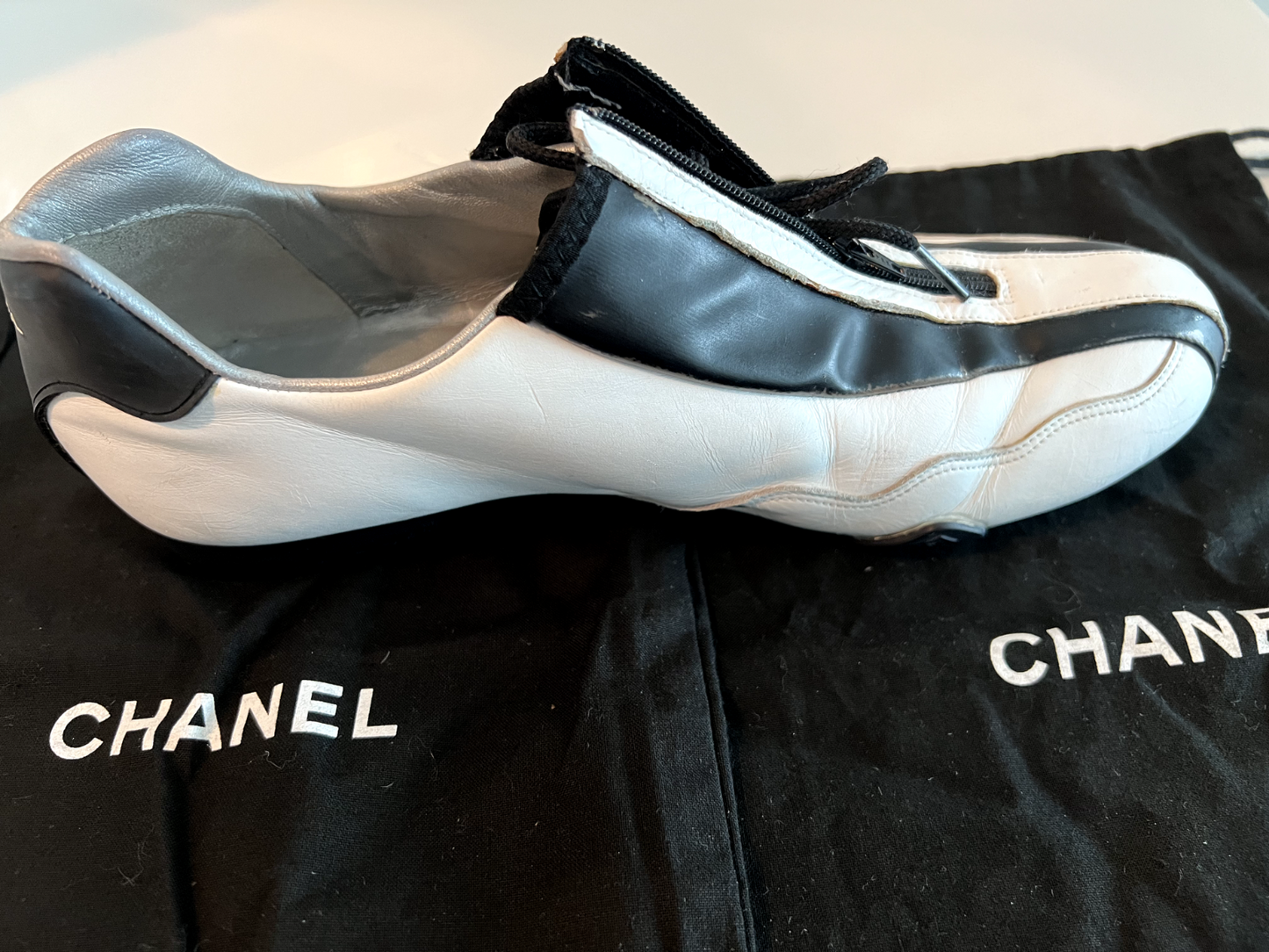 CHANEL WOMEN'S RARE Limited Edition sneakers driving shoes Black & White US 8.5